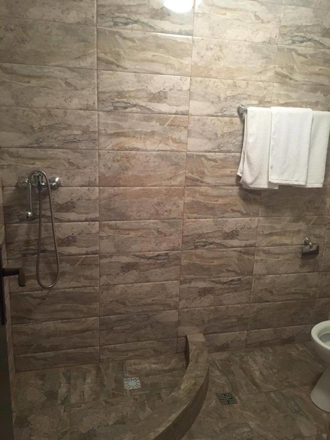 Hotel Dinastia Питещ Екстериор снимка