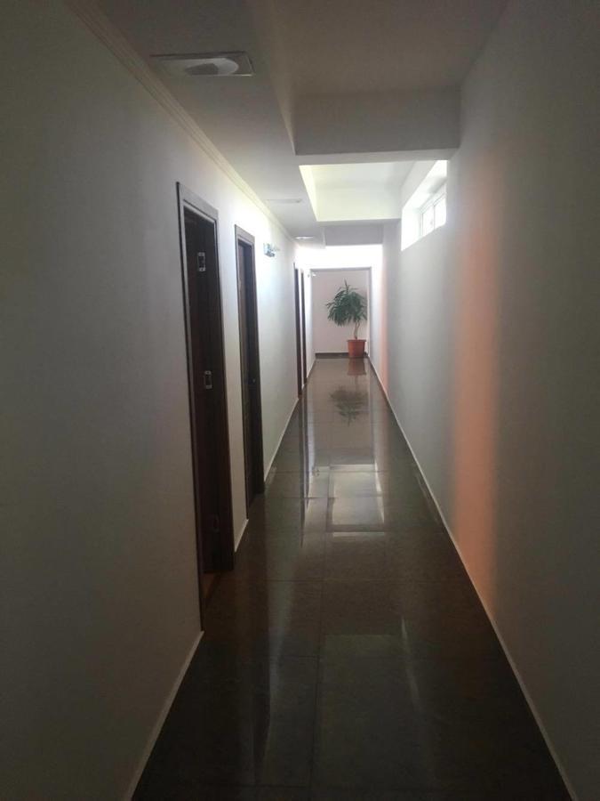 Hotel Dinastia Питещ Екстериор снимка
